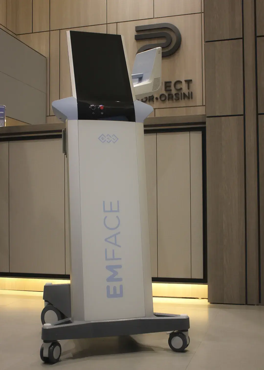 Equipo EmFace en la sede de Perfect by Dr. Orsini