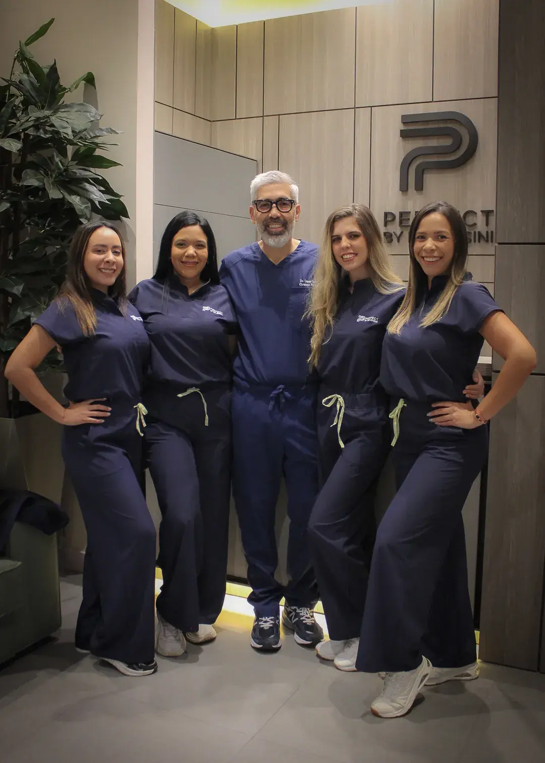 Equipo de Perfect by Dr. Orsini en la sede de Caracas