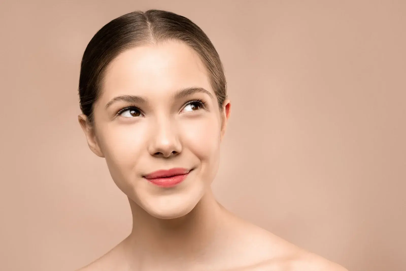 Por qué el envejecimiento facial comienza antes de los 30